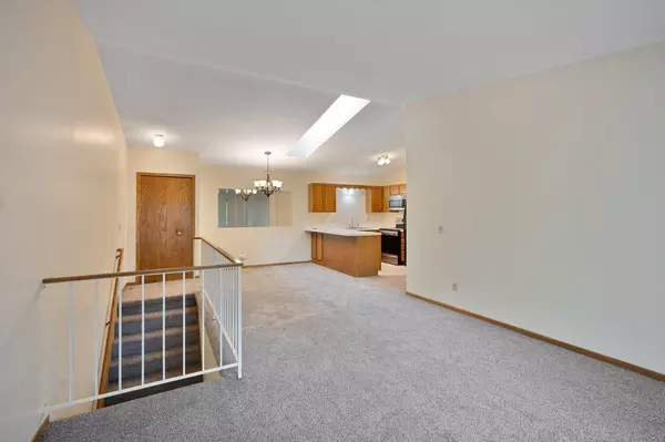 Plymouth, MN 55446,14205 44th PL N #4