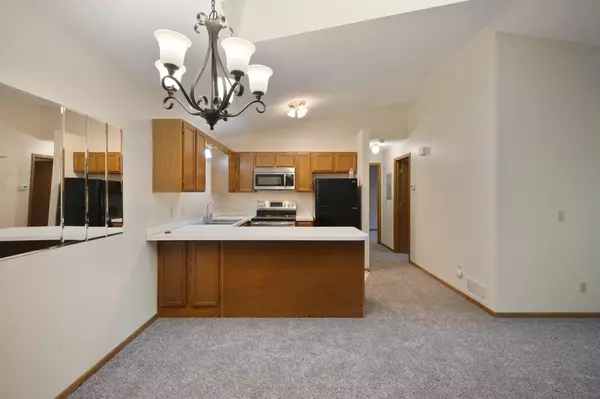 Plymouth, MN 55446,14205 44th PL N #4