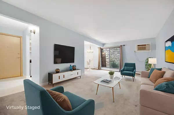 Saint Louis Park, MN 55416,4584 Cedar Lake RD S #4