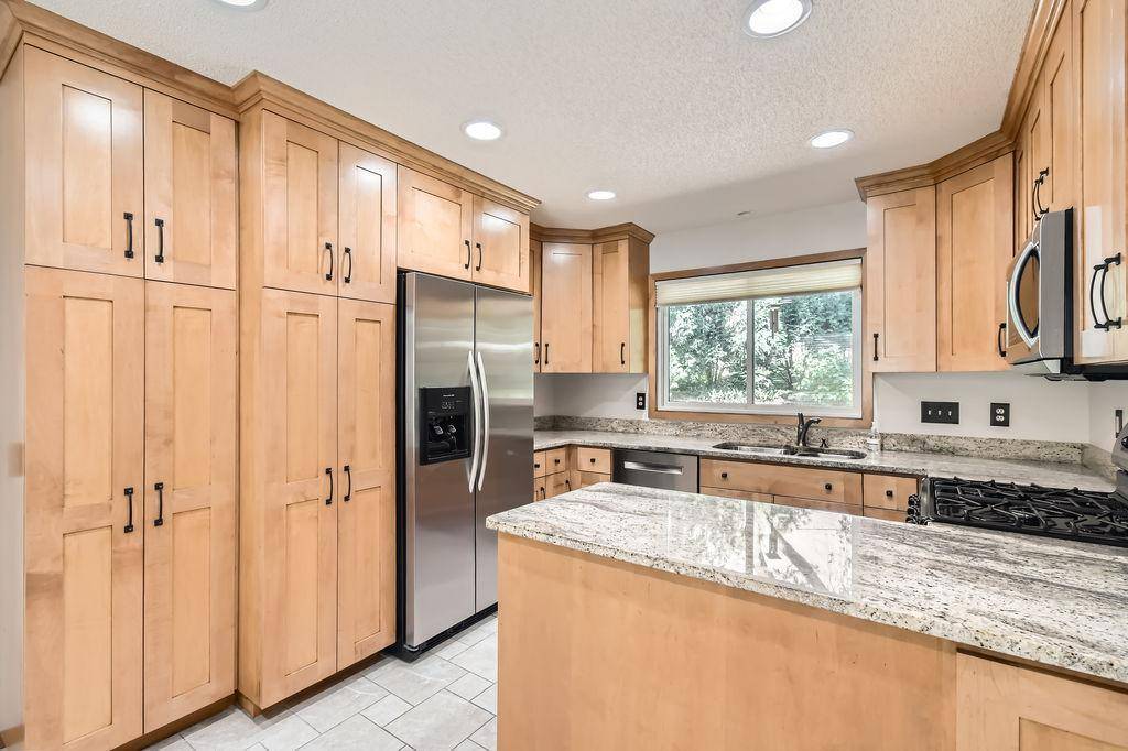 Plymouth, MN 55447,1755 Ranier LN N