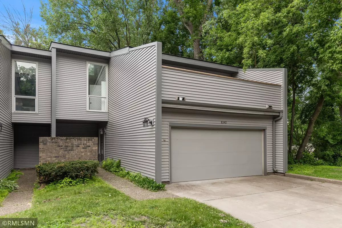 Apple Valley, MN 55124,8342 139th CT