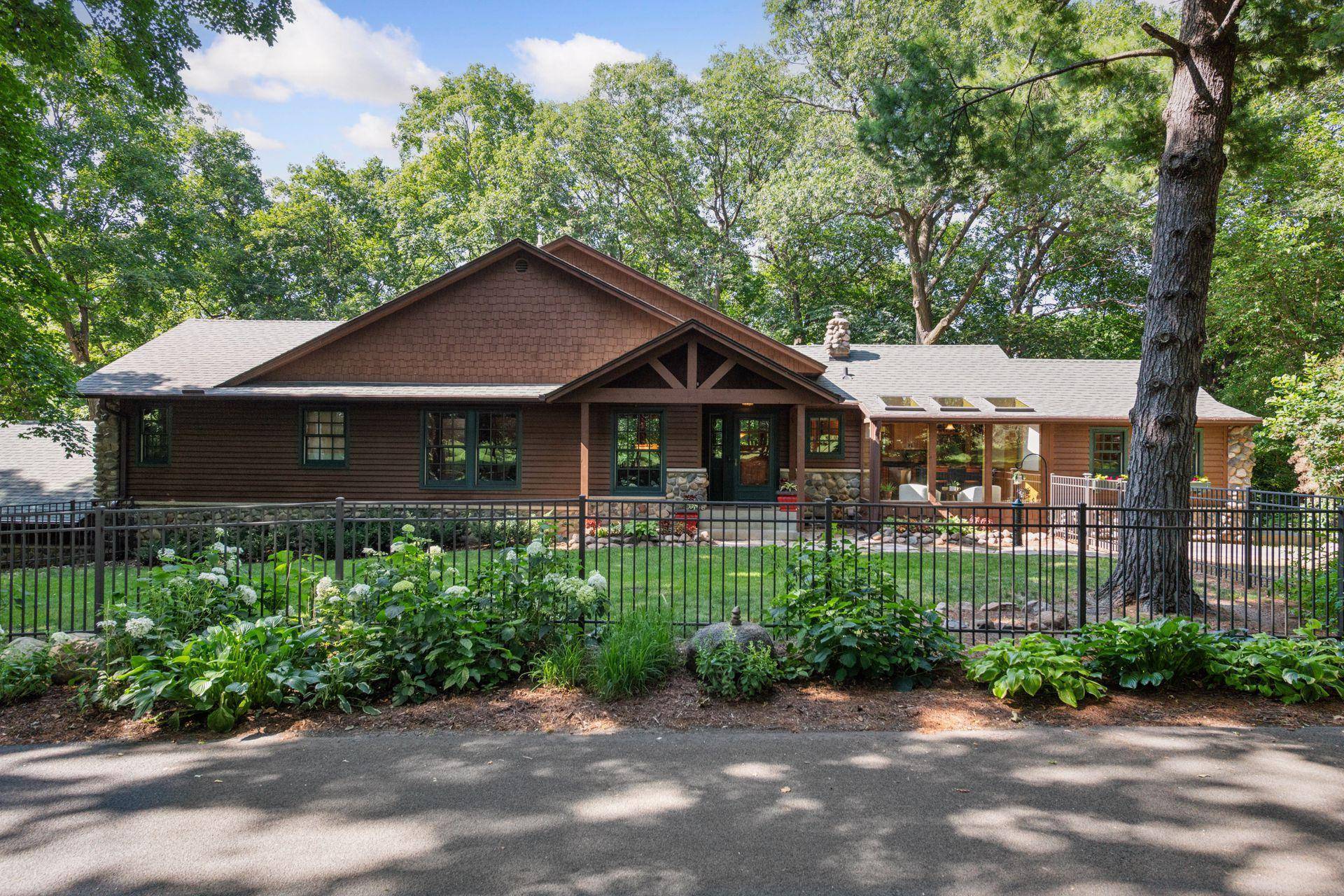 17520 Blaine AVE, Woodland, MN 55391