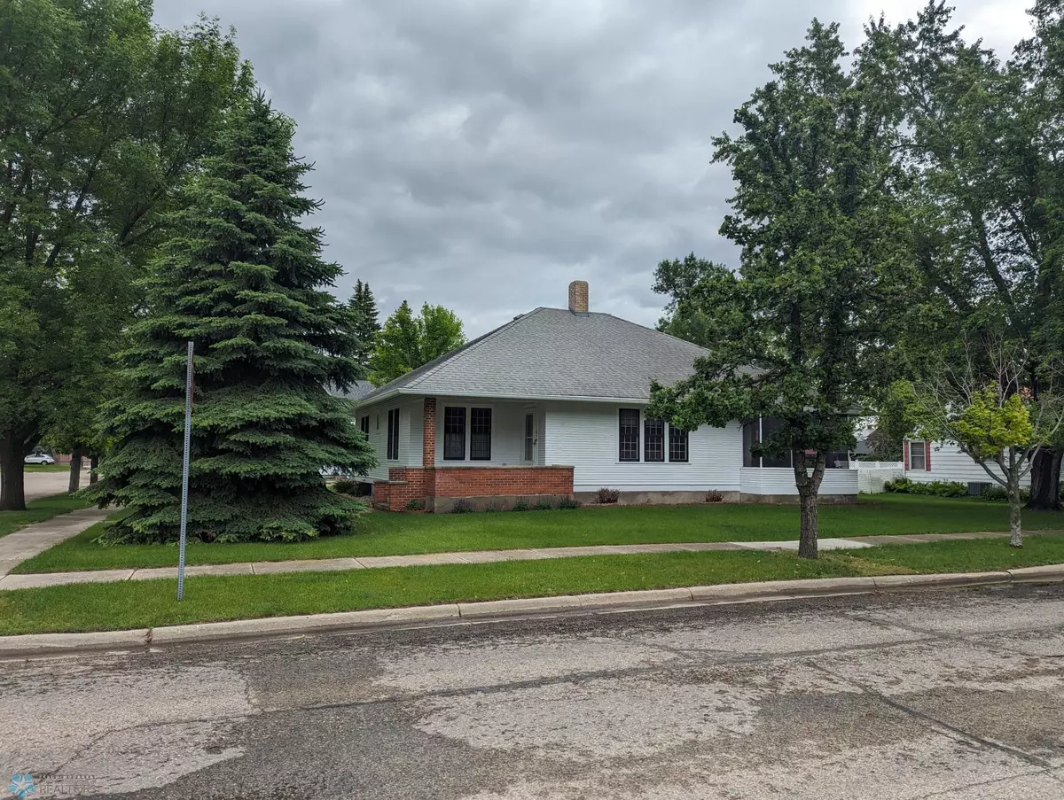 Lisbon, ND 58054,107 7th AVE W
