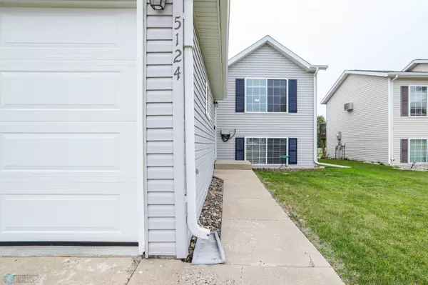 Fargo, ND 58103,5124 10th AVE S
