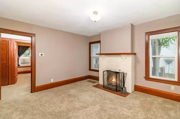 Saint Paul, MN 55104,1134 Charles AVE