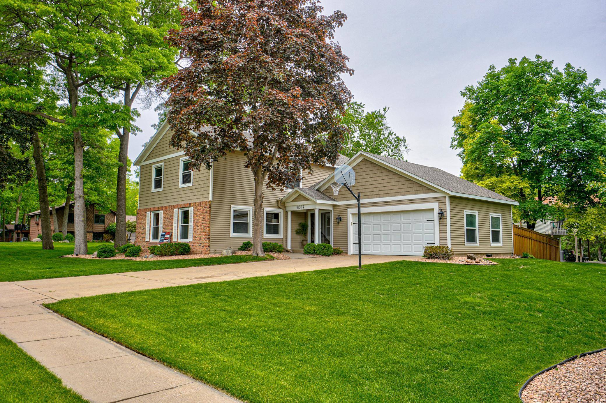 8517 143rd ST W, Apple Valley, MN 55124