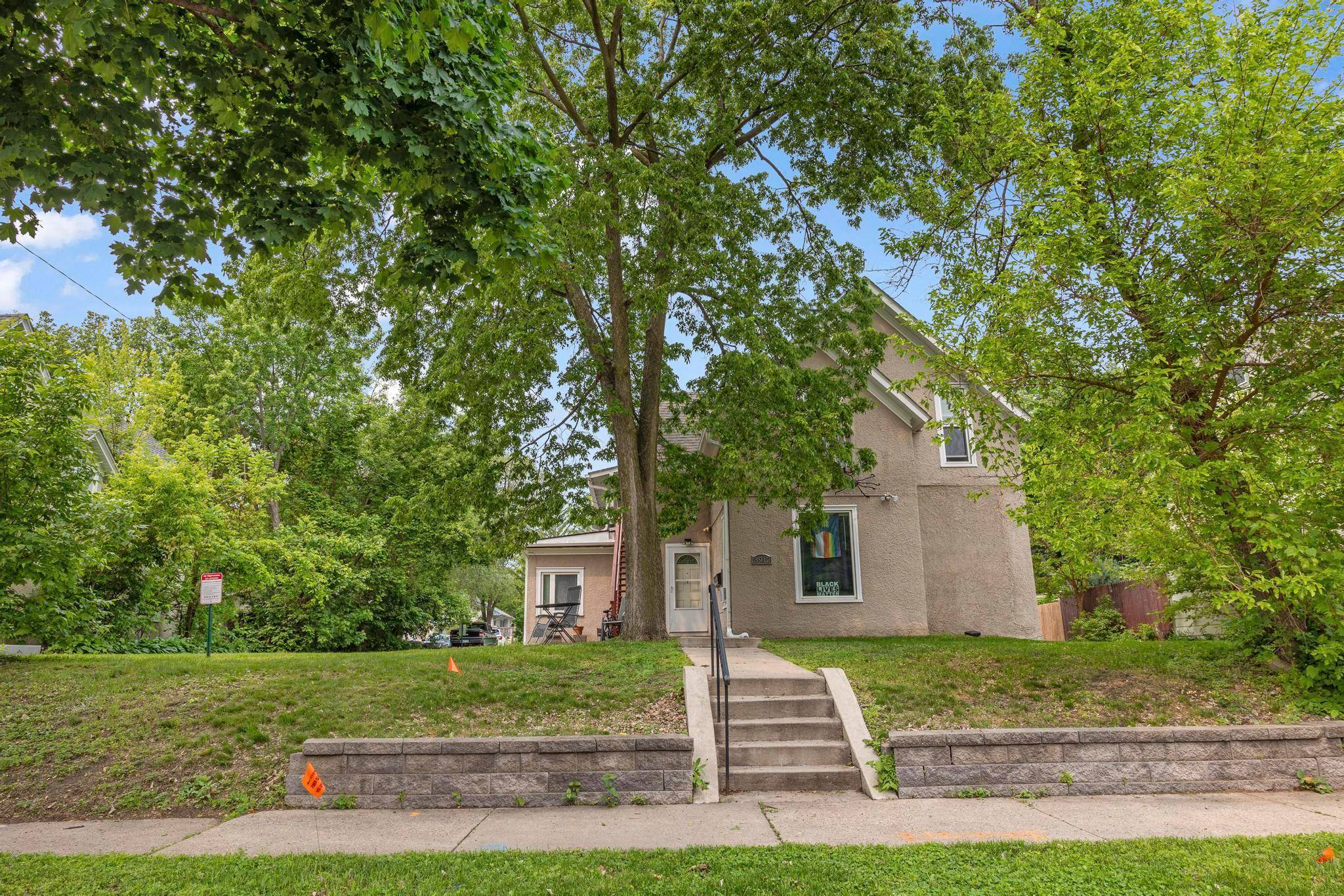 Minneapolis, MN 55409,3912 Blaisdell AVE
