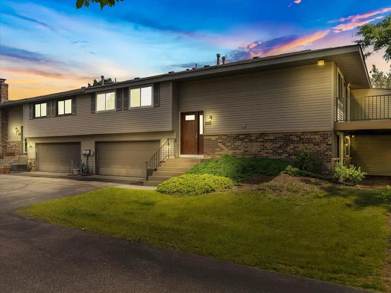 4165 Sylvia CT, Shoreview, MN 55126