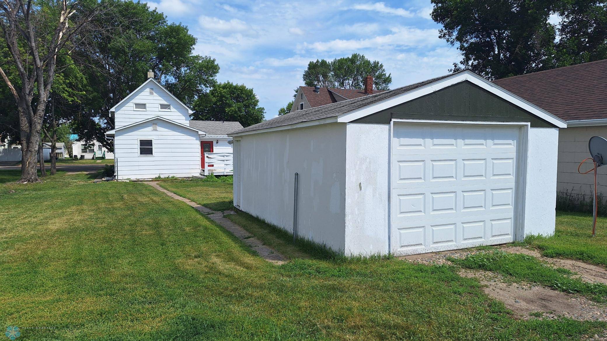 Cavalier, ND 58220,103 E 1st AVE S