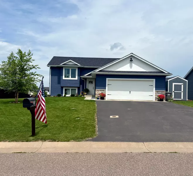 370 Bluebill ST, Baldwin, WI 54002