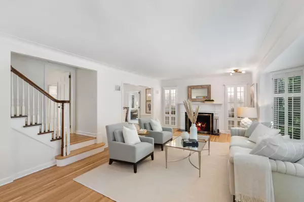 Edina, MN 55424,5011 Wooddale LN