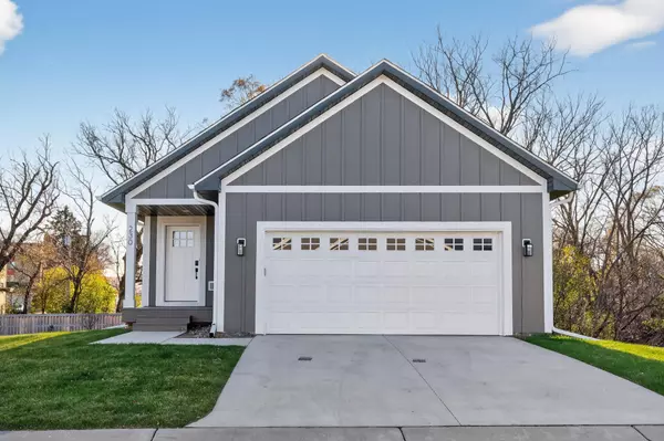 Roseville, MN 55113,230 Mccarrons PL W