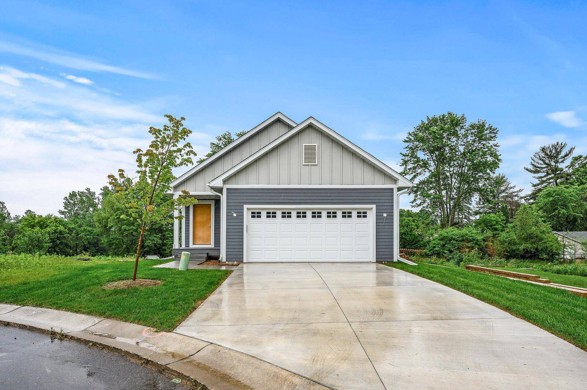 Roseville, MN 55113,201 Mccarrons PL W