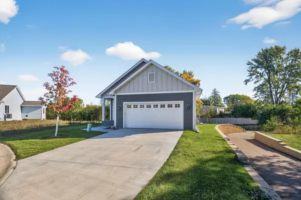 Roseville, MN 55113,201 Mccarrons PL W