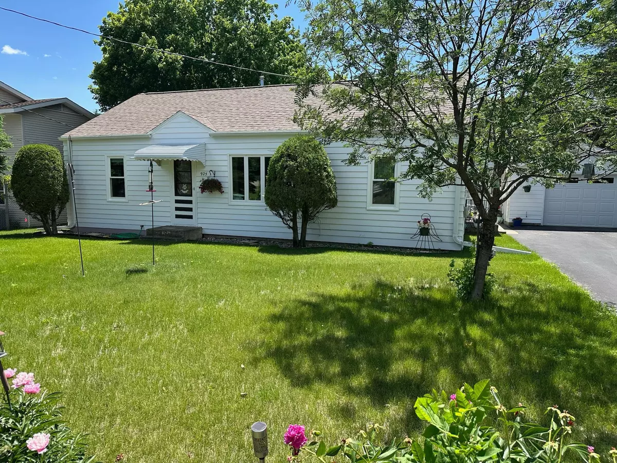 Detroit Lakes, MN 56501,925 Willow ST W