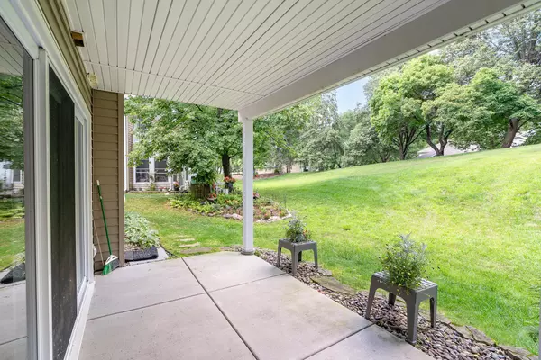 Eden Prairie, MN 55344,14381 Fairway DR