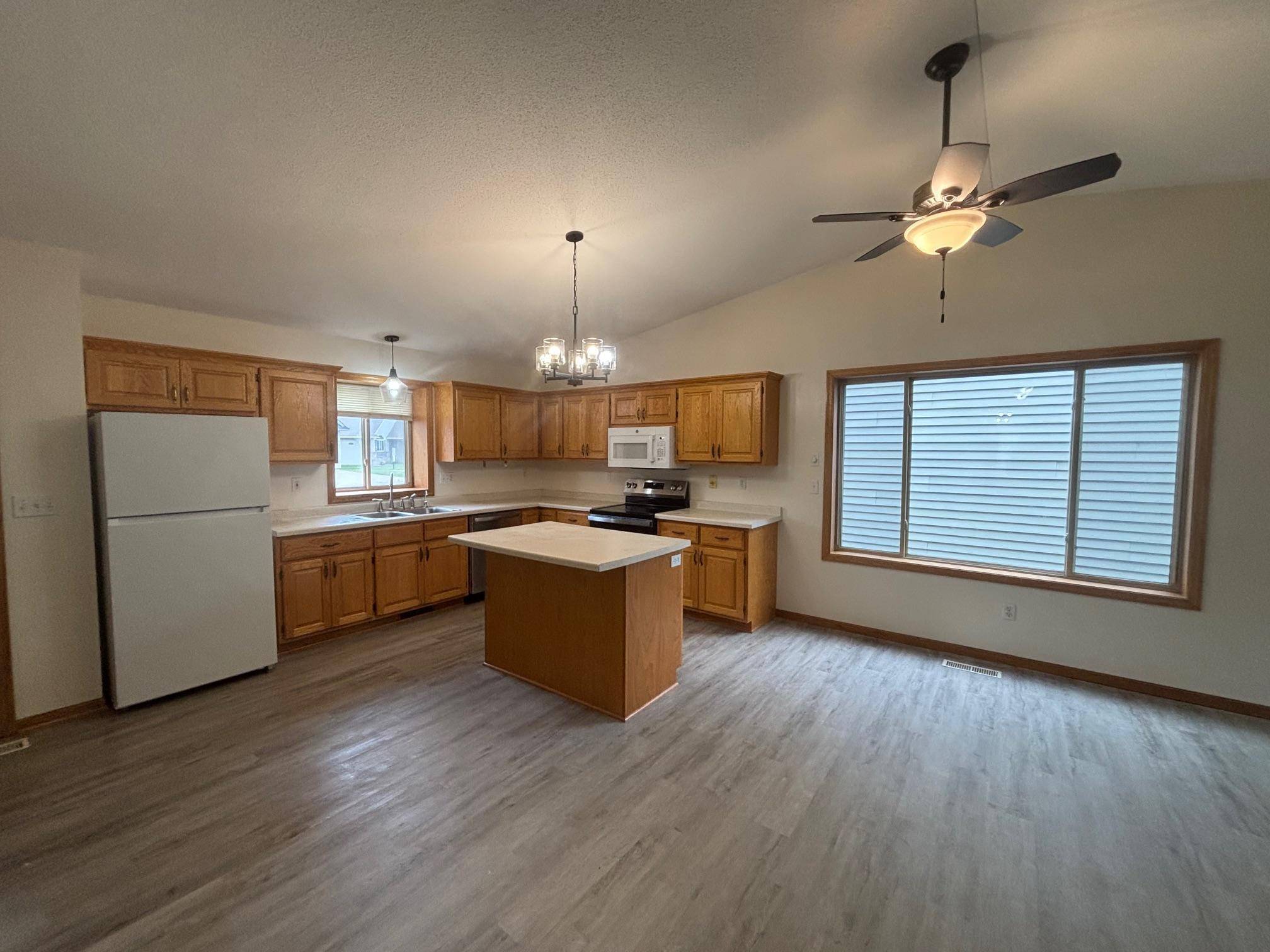 Waite Park, MN 56387,809 Aspen CIR