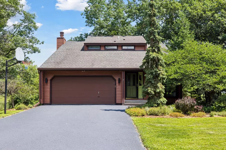 4500 Chatsworth ST N, Shoreview, MN 55126