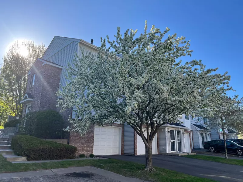 7774 Village ST, Chanhassen, MN 55317