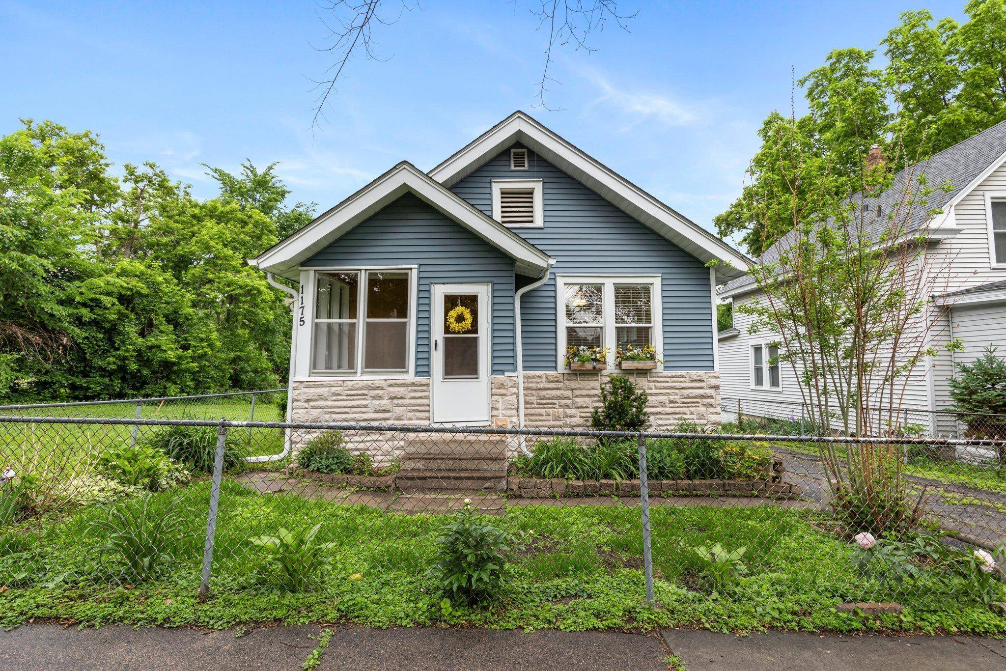 1175 Seminary AVE, Saint Paul, MN 55104