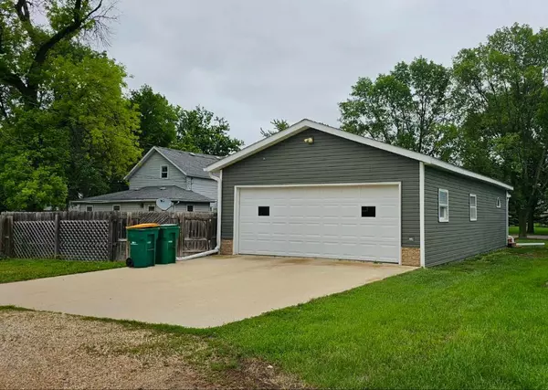 Graceville, MN 56240,719 W 4th ST