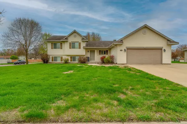Madelia, MN 56062,704 W Main ST