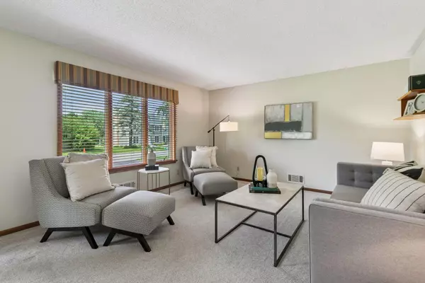 Minnetonka, MN 55345,15317 Lake Rose LN