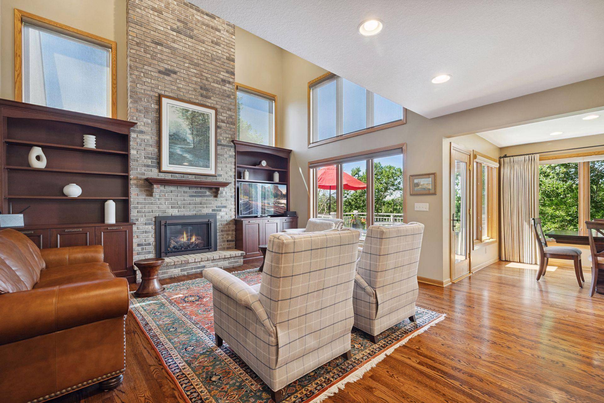 Mendota Heights, MN 55120,895 Mendakota CT