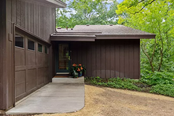 North Oaks, MN 55127,5 Chickadee LN