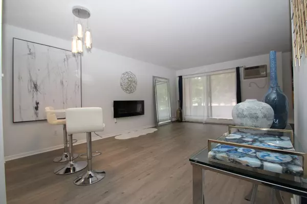 7310 York AVE S #111, Edina, MN 55435