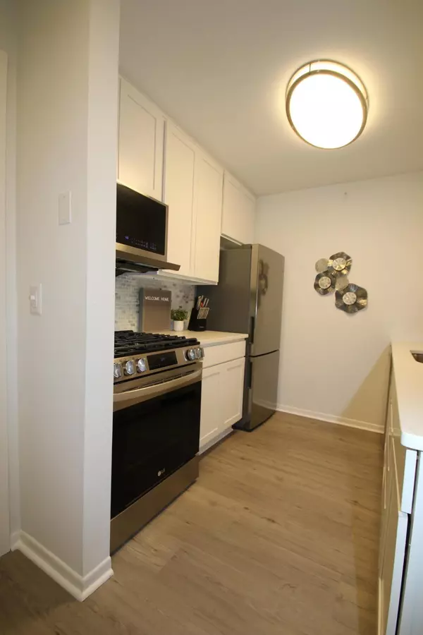 Edina, MN 55435,7310 York AVE S #111