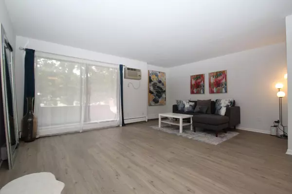 Edina, MN 55435,7310 York AVE S #111