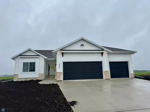 485 Prairie Pkwy, Kindred, ND 58051