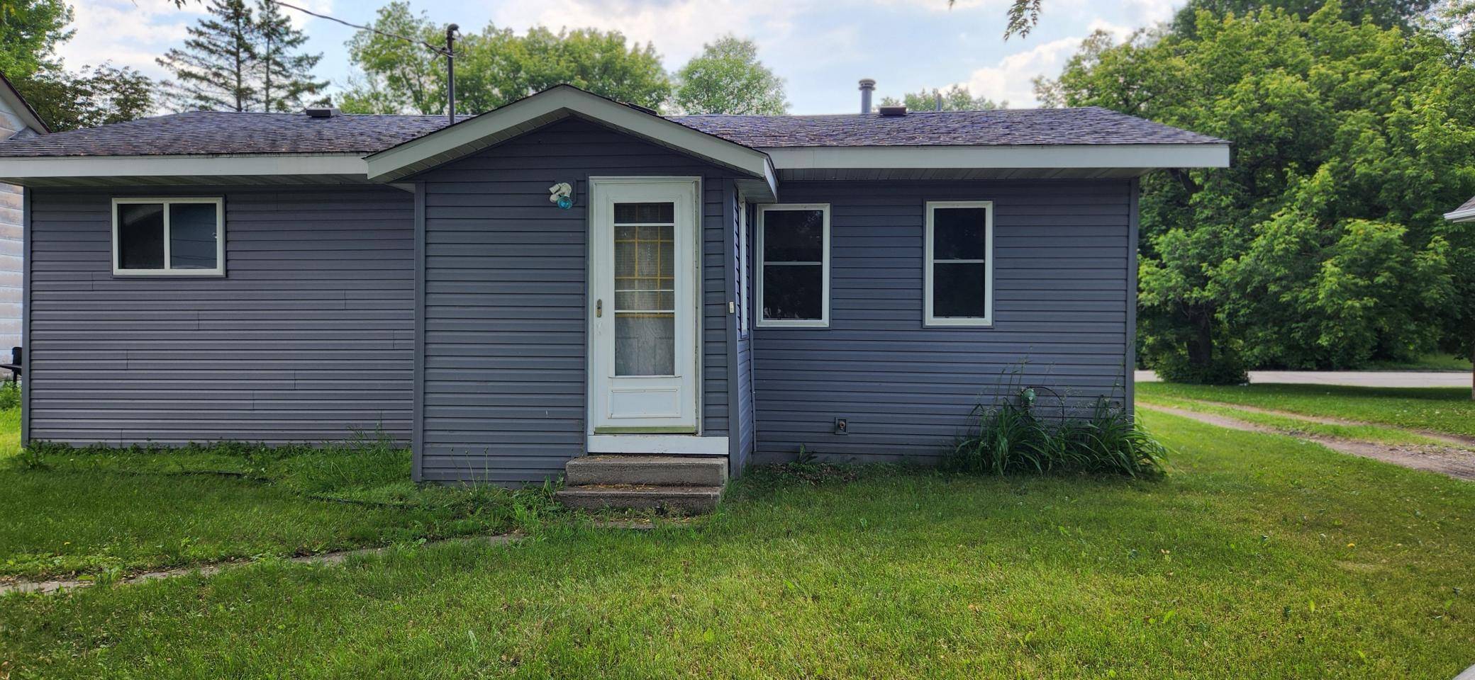 Oklee, MN 56742,411 Governor ST