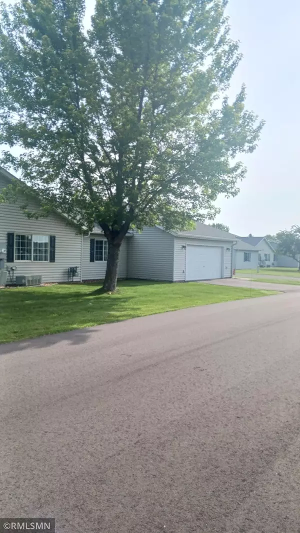 Albertville, MN 55301,10933 57th ST NE