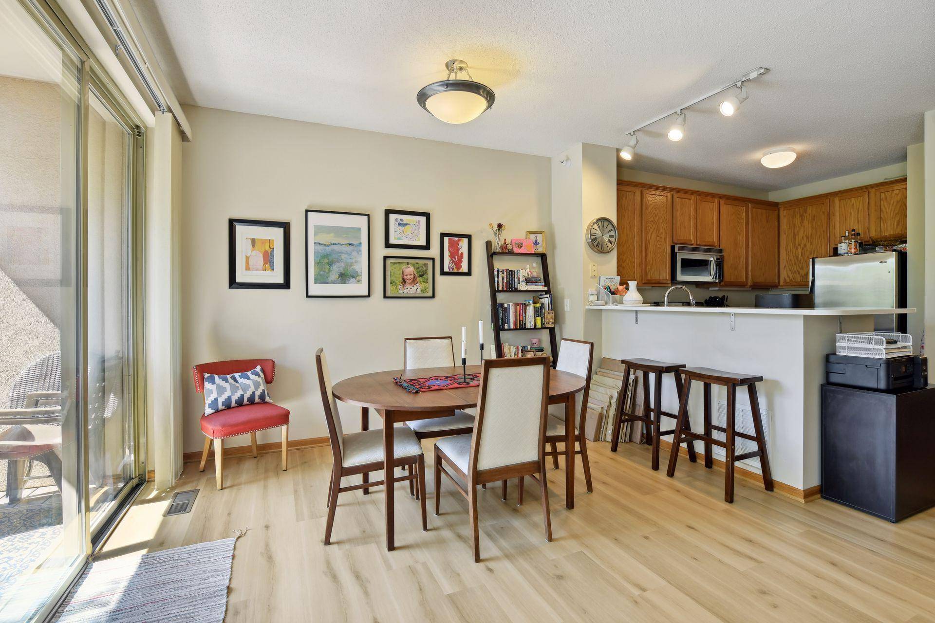 Minneapolis, MN 55401,580 N 2nd St #407