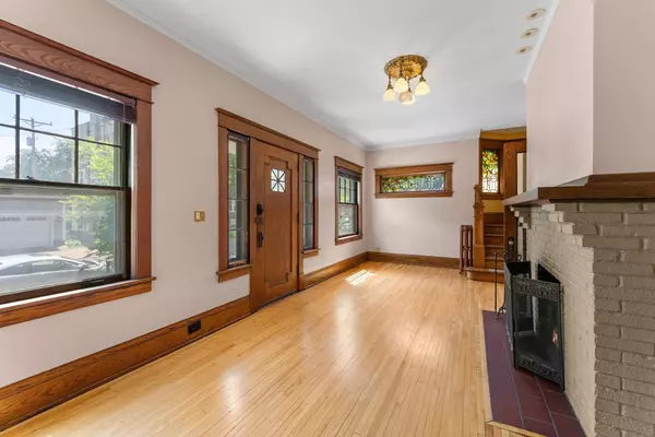 Minneapolis, MN 55408,1458 W 33rd ST