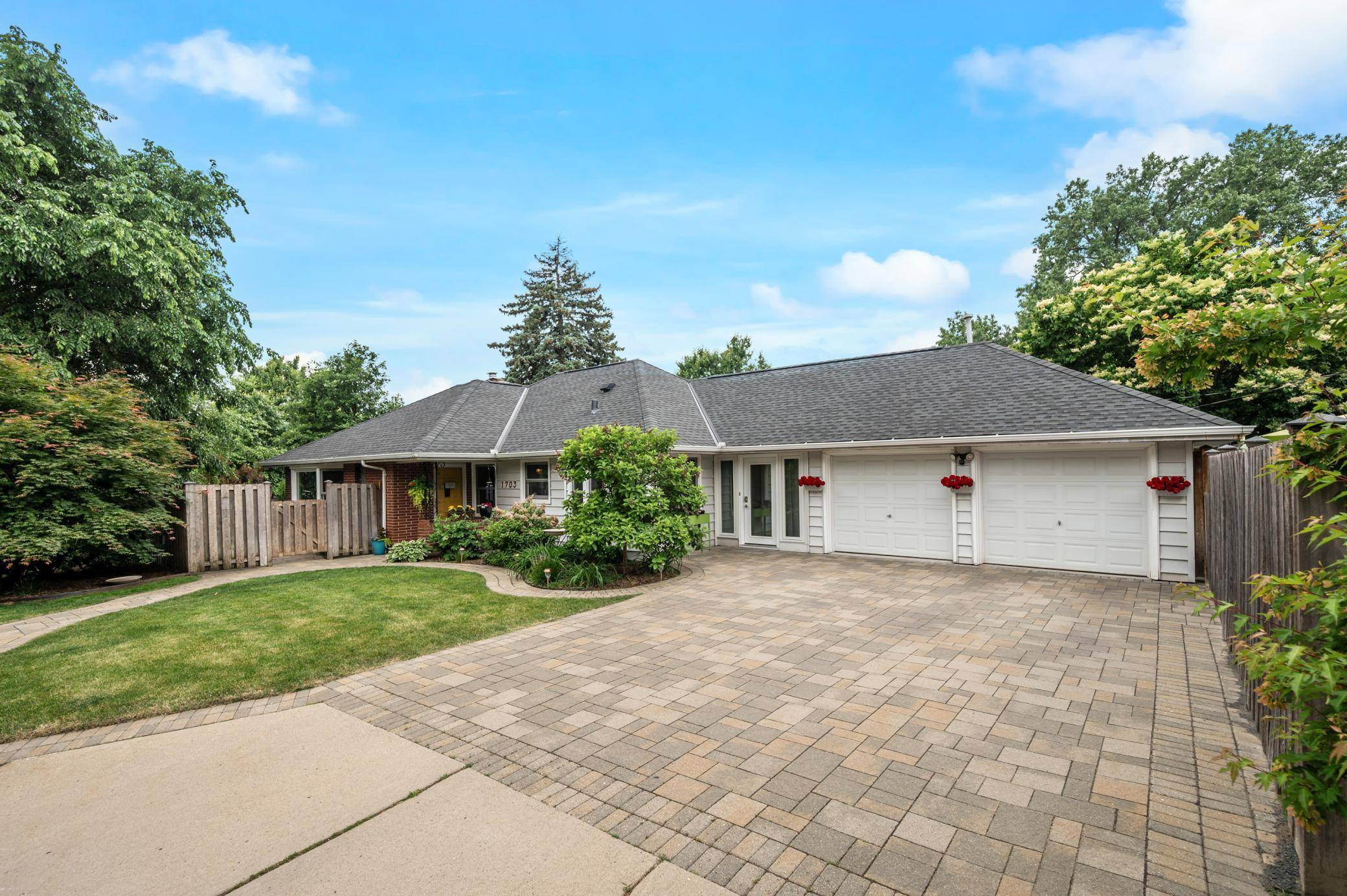 1703 Saunders AVE, Saint Paul, MN 55116