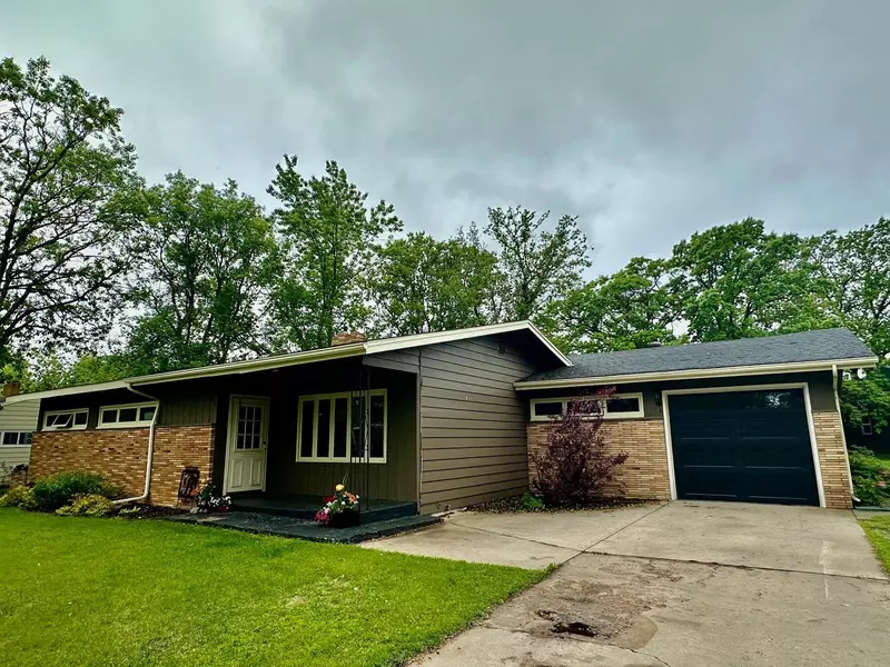 546 6th ST S, Greenbush, MN 56726
