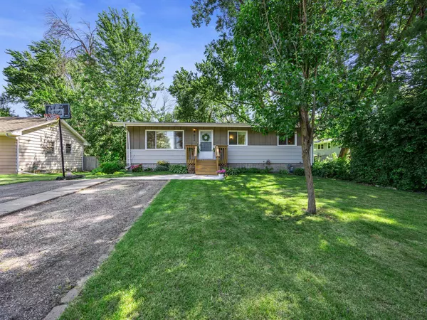 Forest Lake, MN 55025,832 10th AVE SE