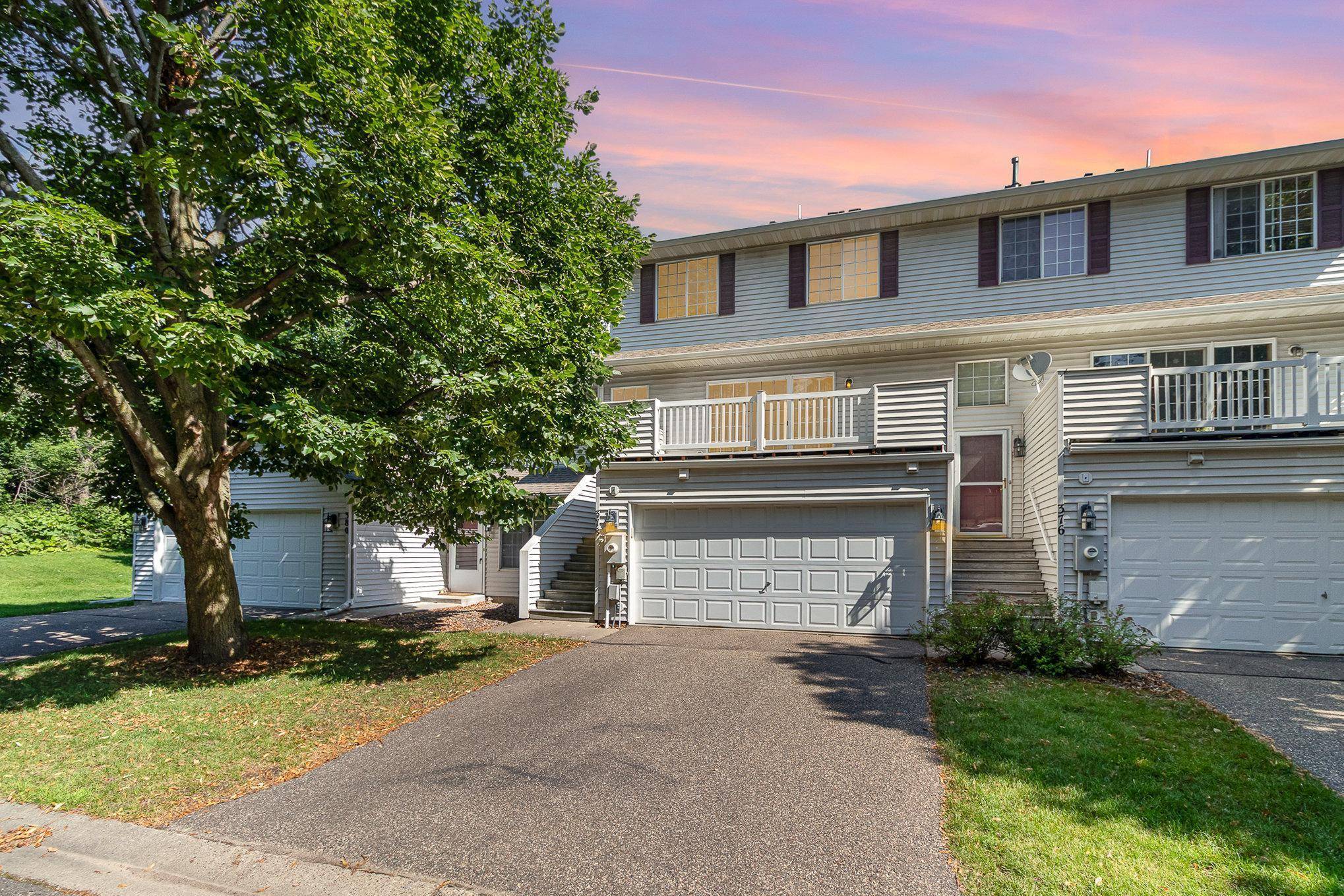 378 Gironde CT, Woodbury, MN 55125