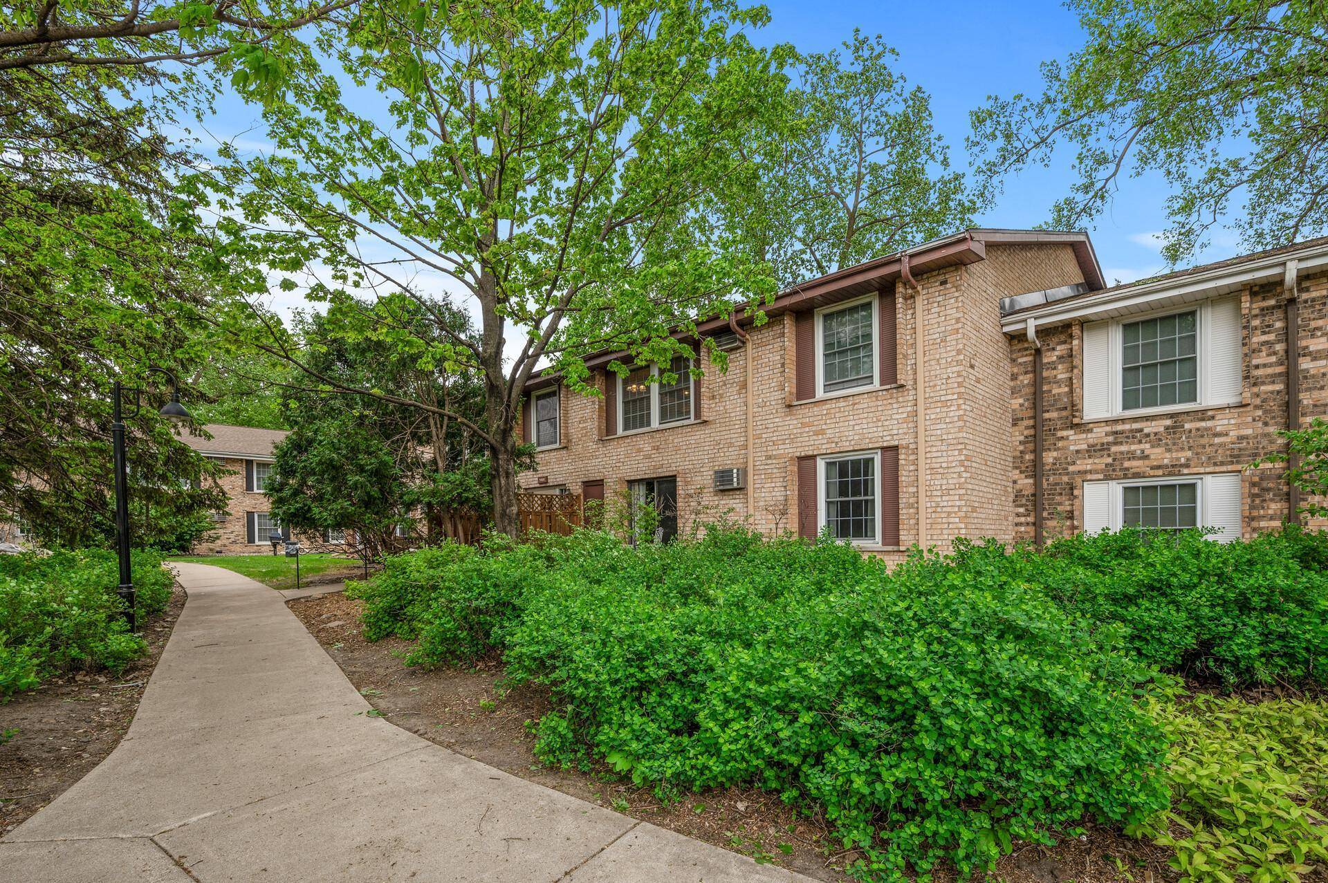 Saint Louis Park, MN 55416,4500 Cedar Lake RD S #1