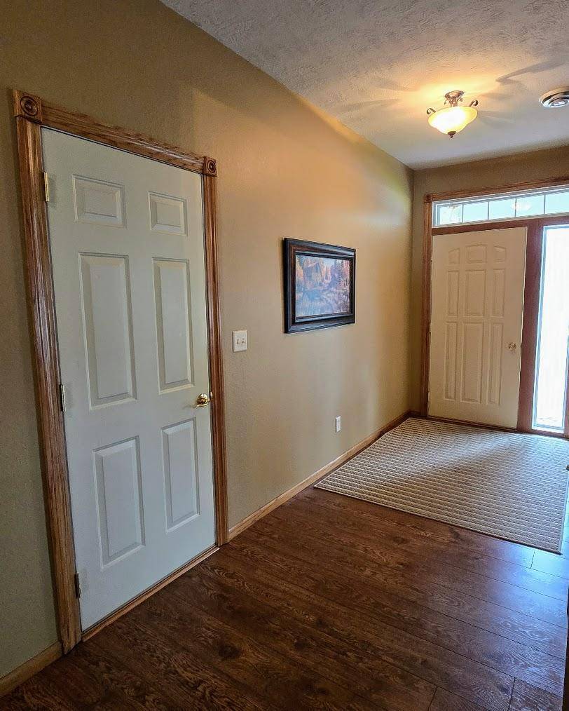 Pipestone, MN 56164,301 6th ST SW