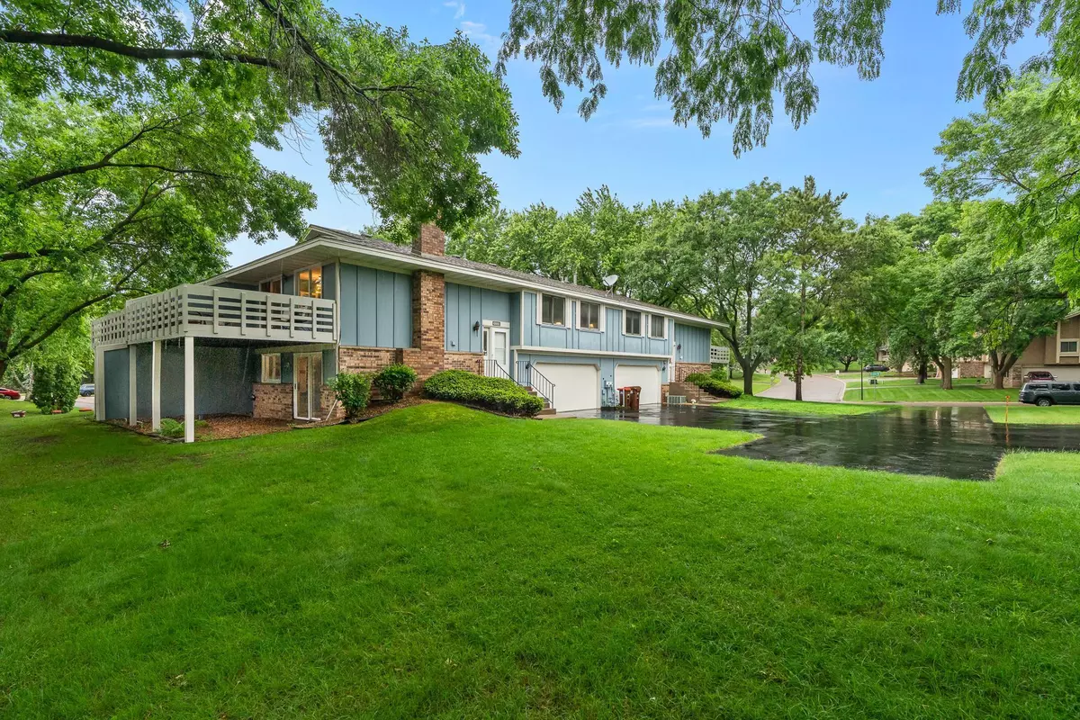 Woodbury, MN 55125,6881 Stratford RD