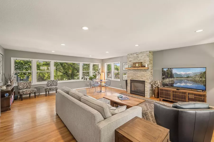 3420 Parkview BLVD, Robbinsdale, MN 55422