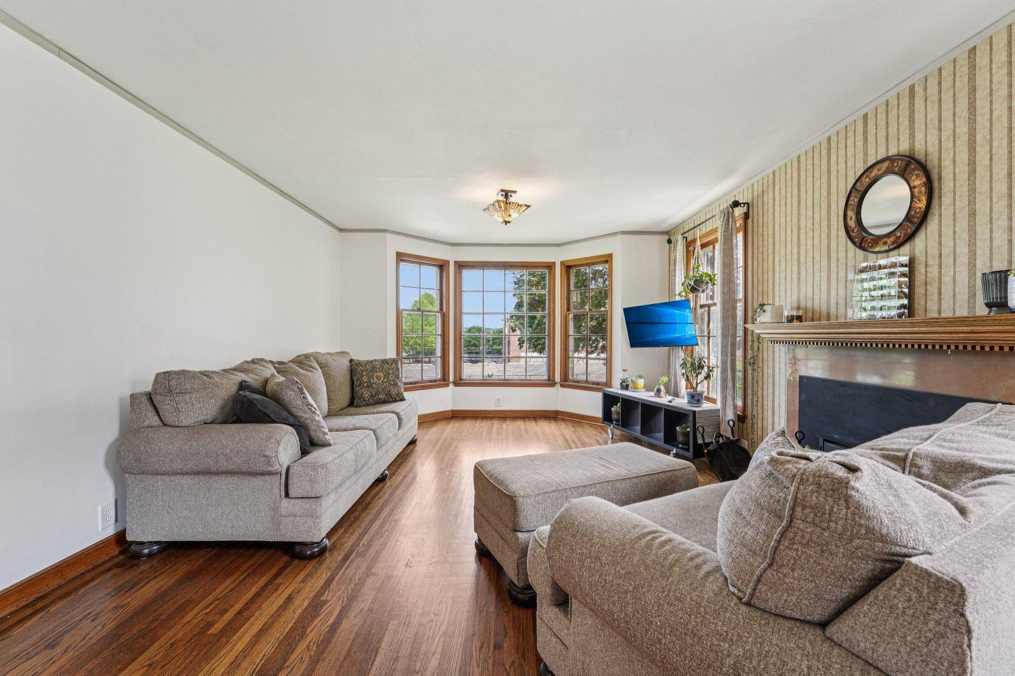 South Saint Paul, MN 55075,319 5th AVE N