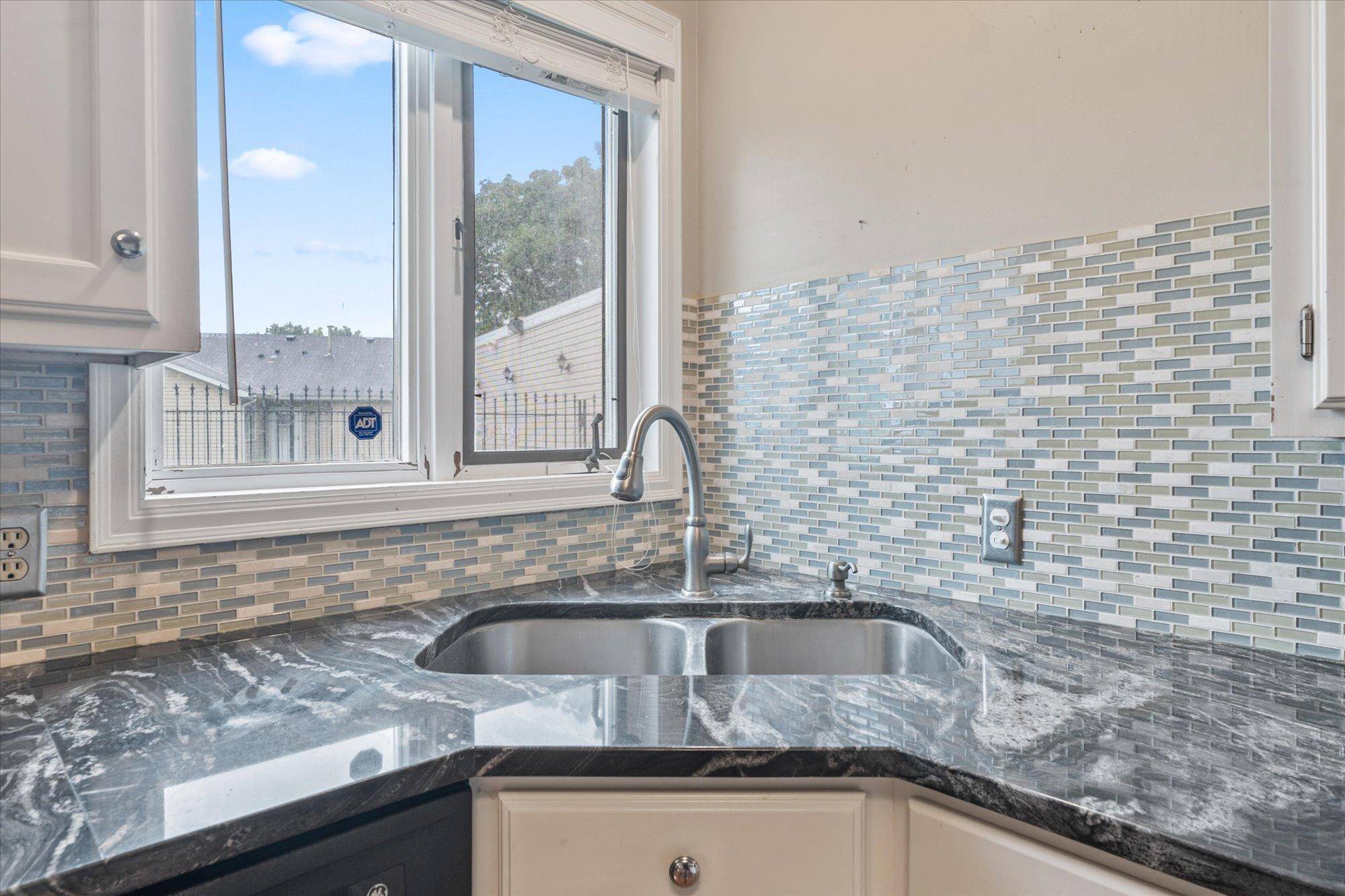 Brooklyn Park, MN 55429,6333 Vera Cruz LN N