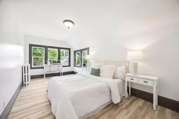 Minneapolis, MN 55409,613 W 38th ST