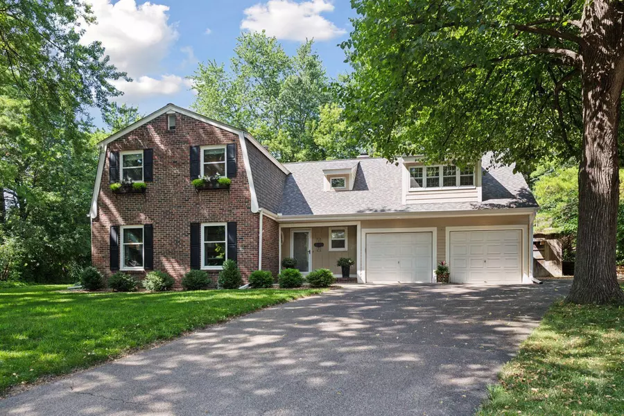 10301 Brunswick CIR, Bloomington, MN 55438