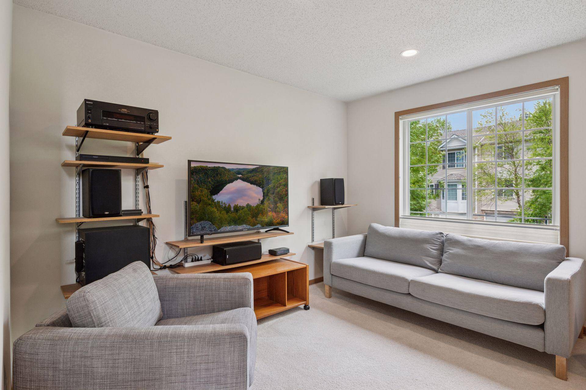 Chanhassen, MN 55317,7792 Village PL